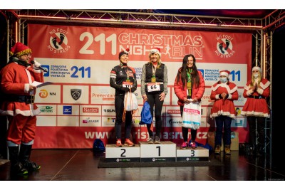 Závodníci Christmas Night Run Olomouc rozzářili Floru  Foto: Tomáš Stoupa
