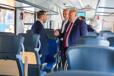 V Olomouci se představil vlak budoucnosti. Jezdí na vodík