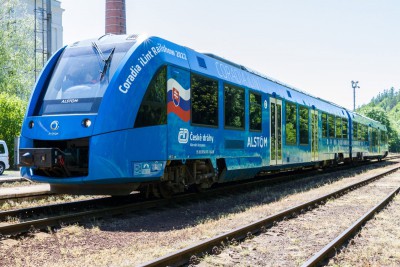 V Olomouci se představil vlak budoucnosti. Jezdí na vodík