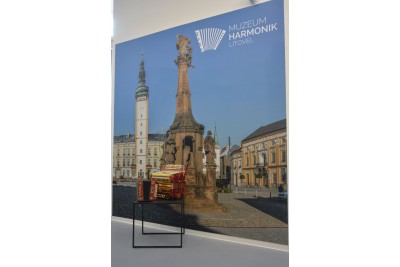 V Litovli se otevřelo Muzeum harmonik