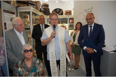 V Litovli se otevřelo Muzeum harmonik