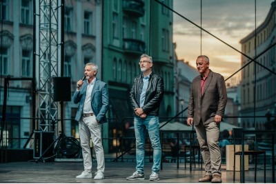 Tanečníci se vlnili v divokém rytmu flamenca