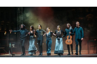 Tanečníci se vlnili v divokém rytmu flamenca	