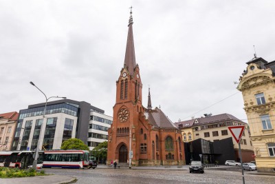 Červený kostel otevřel brány. Symbolický klíč předal hejtman Suchánek