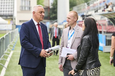 Fotbalový stadion v Olomouci rozezněla vážná hudba