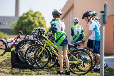 Nejde o to jezdit rychle, ale bezpečně. V kraji soutěží malí cyklisté