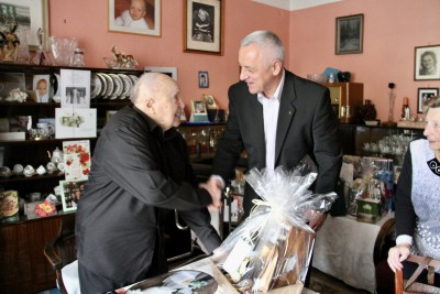 	Zažil hrůzu, nyní oslavuje život. Ke 100. narozeninám popřál Bohumilu Venclíkovi hejtman Josef Suchánek