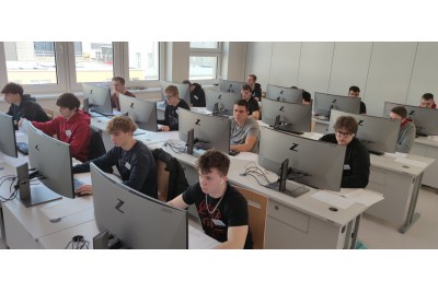 Studenti a učitelé v kraji jsou skvělí v počítačovém programování. Ukázala to regionální soutěž