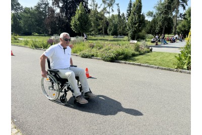 Olomouckou Florou jezdili lidé štafetu na vozíku