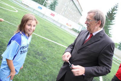 Slavnostní zahájení provozu nového hřiště s umělým povrchem