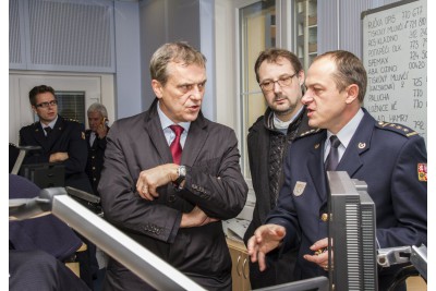 Hejtman navštívil nové krajské operační středisko hasičů