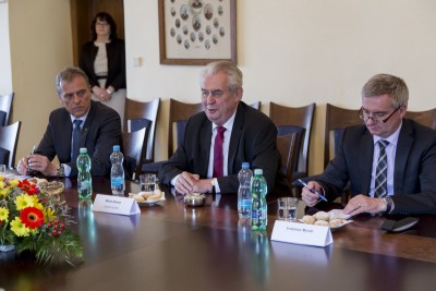 prezident-1-101.jpg