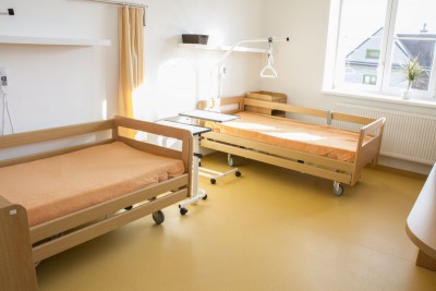 Hejtman Rozbořil otevřel zrekonstruovaný dům seniorů v Náměšti na Hané