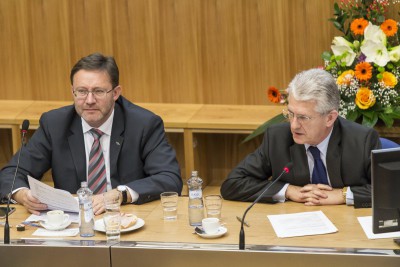 Olomoucký kraj má nové vedení. Hejtmanem je Oto Košta