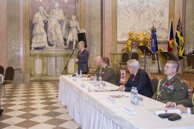 Hejtman uctil památku obětí vojenských konfliktů a poděkoval válečným veteránům