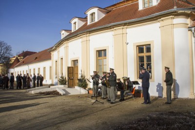 Dětské oddělení, které se bude komplexně zabývat následnou intenzivní péčí, dnes slavnostně otevřeli ve Vojenské nemocnici v Olomouci. Specializované pracoviště je jediné svého druhu v České republice.