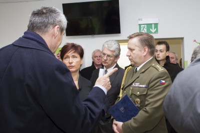 Dětské oddělení, které se bude komplexně zabývat následnou intenzivní péčí, dnes slavnostně otevřeli ve Vojenské nemocnici v Olomouci. Specializované pracoviště je jediné svého druhu v České republice.