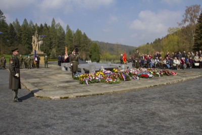 Vedení Olomouckého kraje uctilo památku obětí javoříčské a zákřovské tragédie