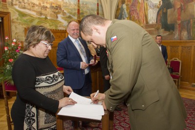 Hejtman Ladislav Okleštěk ocenil dobrovolné dárce krve