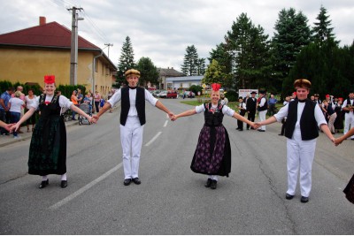 V Doloplazech proběhla tradiční Jízda králů