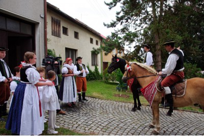 V Doloplazech proběhla tradiční Jízda králů