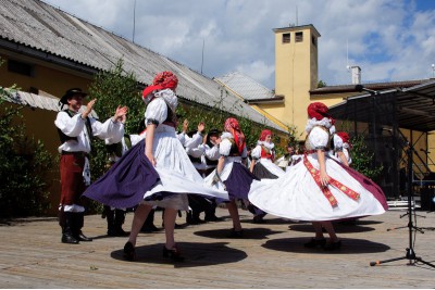 V Doloplazech proběhla tradiční Jízda králů