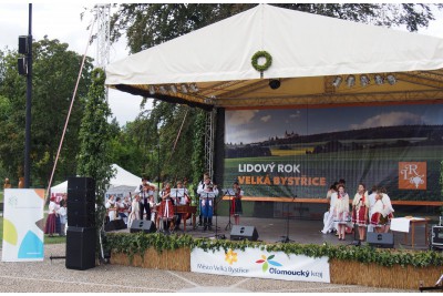 Hejtman Ladislav Okleštěk se zúčastnil mezinárodního folklorního festivalu ve Velké Bystřici