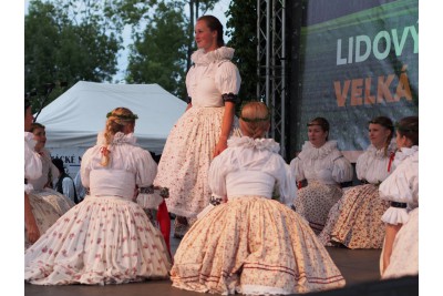 Hejtman Ladislav Okleštěk se zúčastnil mezinárodního folklorního festivalu ve Velké Bystřici