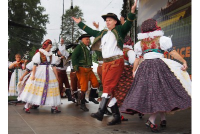 Hejtman Ladislav Okleštěk se zúčastnil mezinárodního folklorního festivalu ve Velké Bystřici