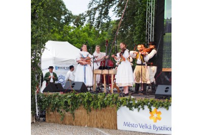 Hejtman Ladislav Okleštěk se zúčastnil mezinárodního folklorního festivalu ve Velké Bystřici