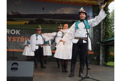 Hejtman Ladislav Okleštěk se zúčastnil mezinárodního folklorního festivalu ve Velké Bystřici