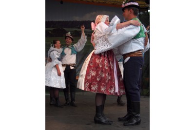 Hejtman Ladislav Okleštěk se zúčastnil mezinárodního folklorního festivalu ve Velké Bystřici