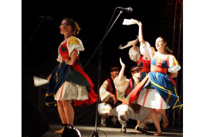 Hejtman Ladislav Okleštěk se zúčastnil mezinárodního folklorního festivalu ve Velké Bystřici