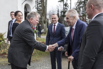 Tečku za návštěvou prezidenta udělala Vápenná