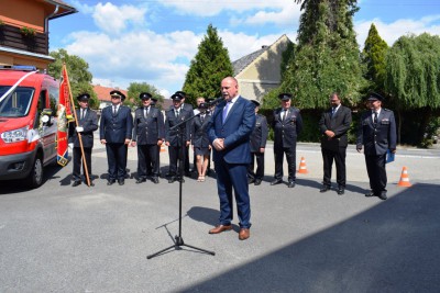 Radslavice přivítaly novou hasičskou techniku