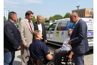 Nový automobil pro APA VČAS. Pod záštitou náměstka hejtmana Jiřího Zemánka