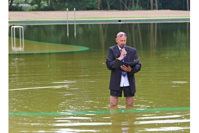 Slavnostní otevření přírodního koupacího biotopu v Otaslavicích