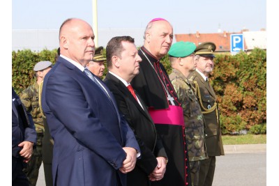 Slavnostní odhalení pomníku válečným veteránům