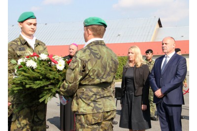 Slavnostní odhalení pomníku válečným veteránům