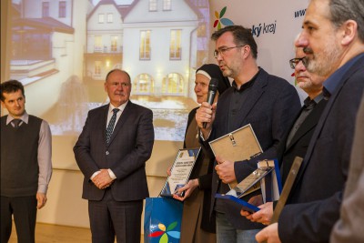 Stavbou roku je rezidence i zemědělská usedlost