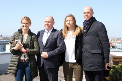 Hejtman Ladislav Okleštěk přijal hráčky českého fedcupového týmu 