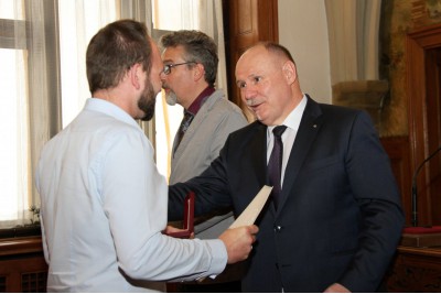 Hejtman ocenil dárce krve