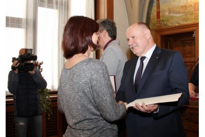 Hejtman ocenil dárce krve