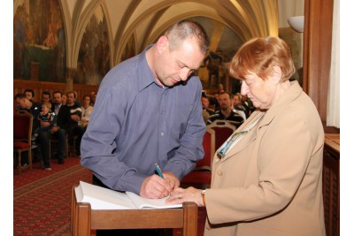 Hejtman ocenil dárce krve