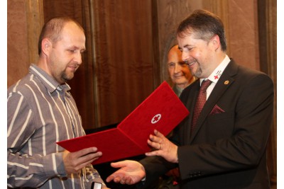 Zlaté kříže pro dárce krve