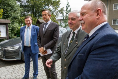 Hejtmanova kancelář zaparkovala v Hranicích