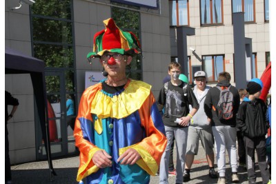 Dětský den se složkami IZS bavil před budovou Olomouckého kraje