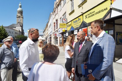 Slavnostní odhalení pamětní desky JUDr. Františka Doležela 