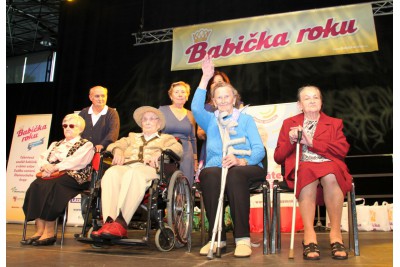Babičkou roku je Marie Záhorová. K prvenství jí pomohla hanáčtina a šikovné ruce