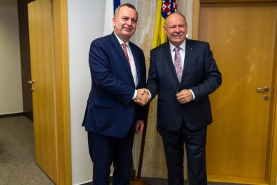 Hejtman Ladislav Okleštěk se setkal s rektorem Univerzity Karlovy